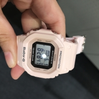ピンクな時計