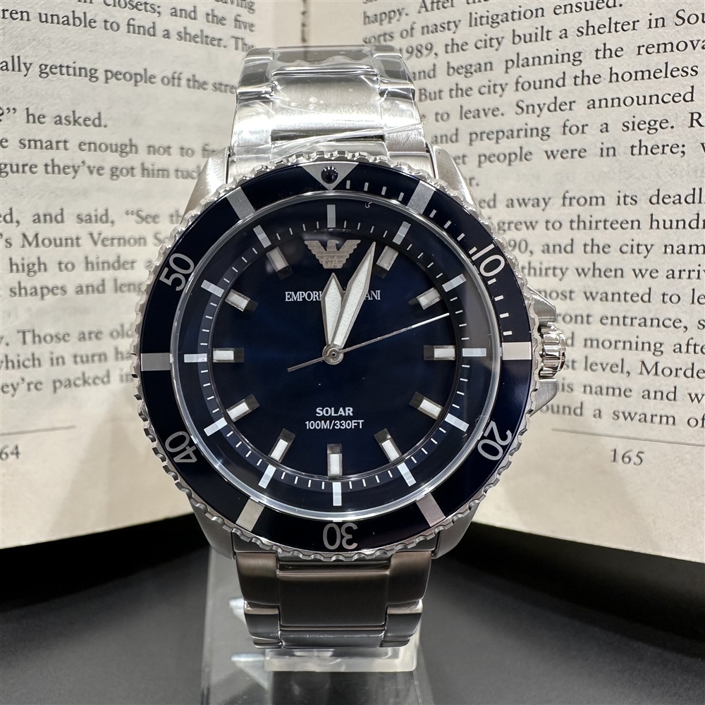 【EMPORIO ARMANI】定番で使いやすいデザインとソーラー電池搭載が魅力的なメンズ時計のご紹介〈junksルクア大阪〉