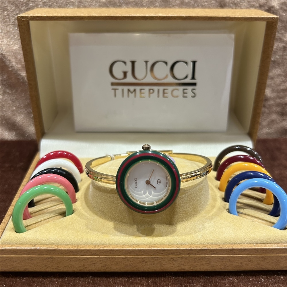 【VINTAGE GUCCI】コーデに合わせて文字盤の縁を変える事ができるVINTAGE GUCCI の時計のご紹介