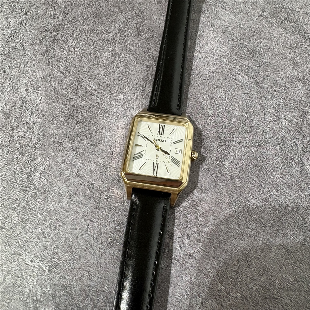 【SEIKO LUKIA】レディーススクエア 電波ソーラーのご紹介〈junksルクア大阪・梅田〉