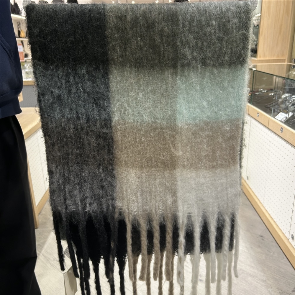 暖かくておしゃれなマフラーのご紹介〈junksルクア大阪・梅田〉