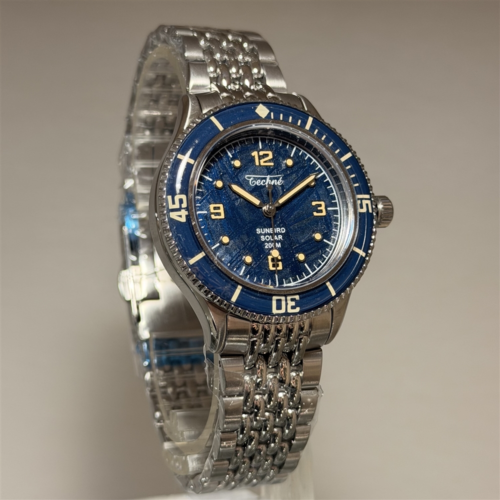 【TECHNE】　新たにスイスウォッチ入荷！