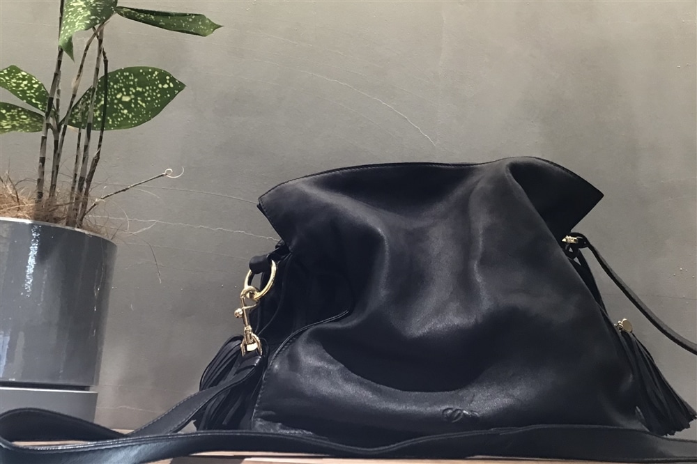 【VINTAGE】LOEWEのデザイン性が高いショルダーバッグをご紹介いたします♪【グランフロント大阪（梅田）】
