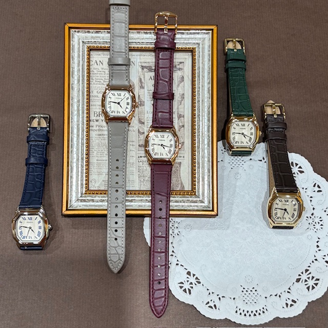 【秋カラー】クラシカルな魅力たっぷり！しっとり上品な腕元に＊FOSSIL