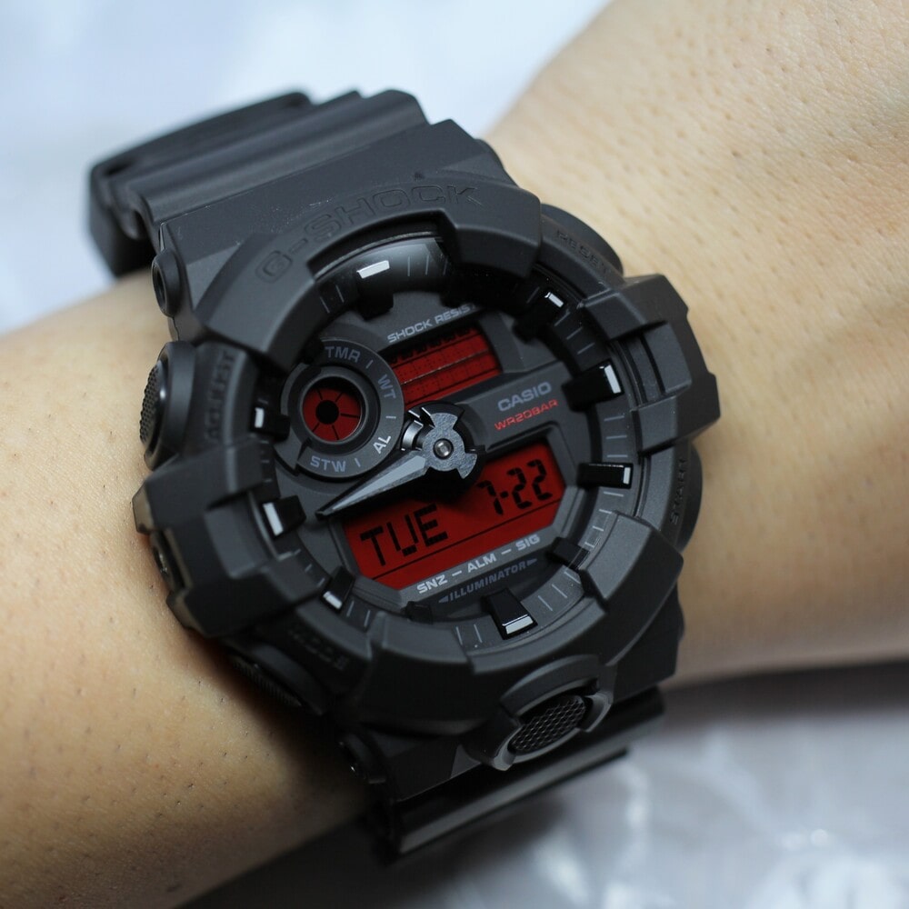 【やっぱり夏はG-SHOCK】ビッグフェイスにダークレッドがカッコイイモデルをご紹介