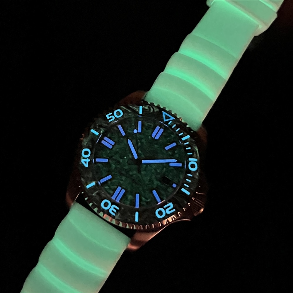 【SPINNAKER】ベルトもベゼルもインデックスもダイヤルも針も光る！？世界200本限定ダイバーズウォッチ！