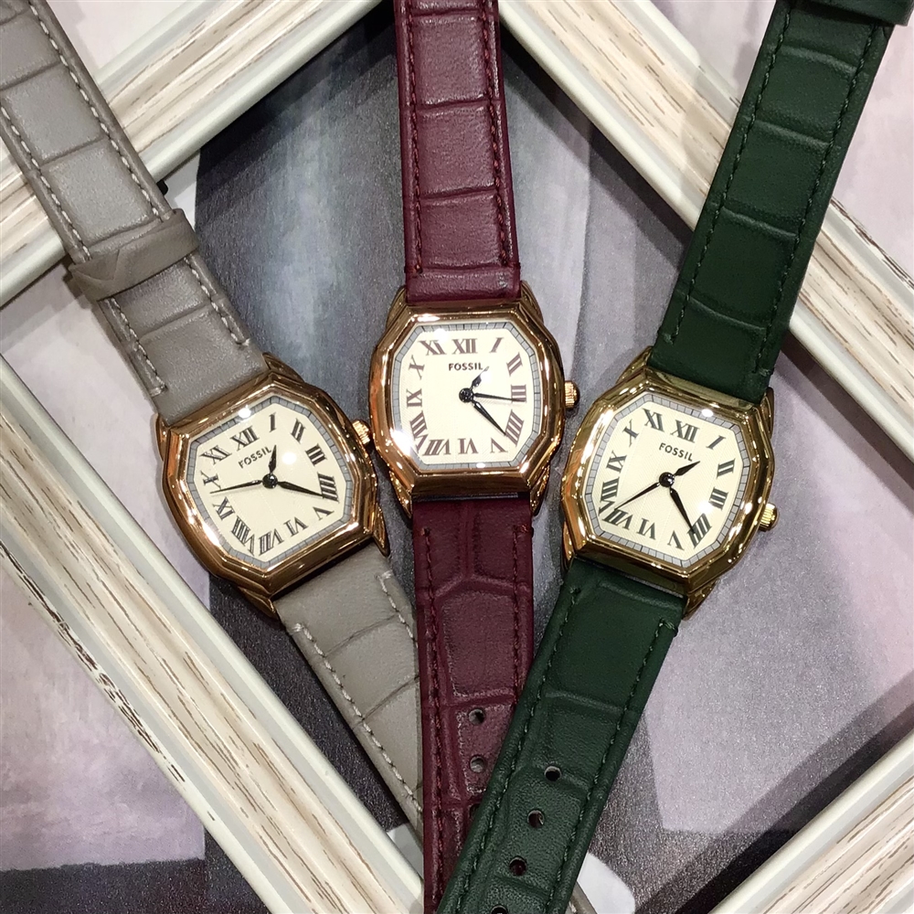 【FOSSIL】クラシカルな雰囲気が魅力的♪