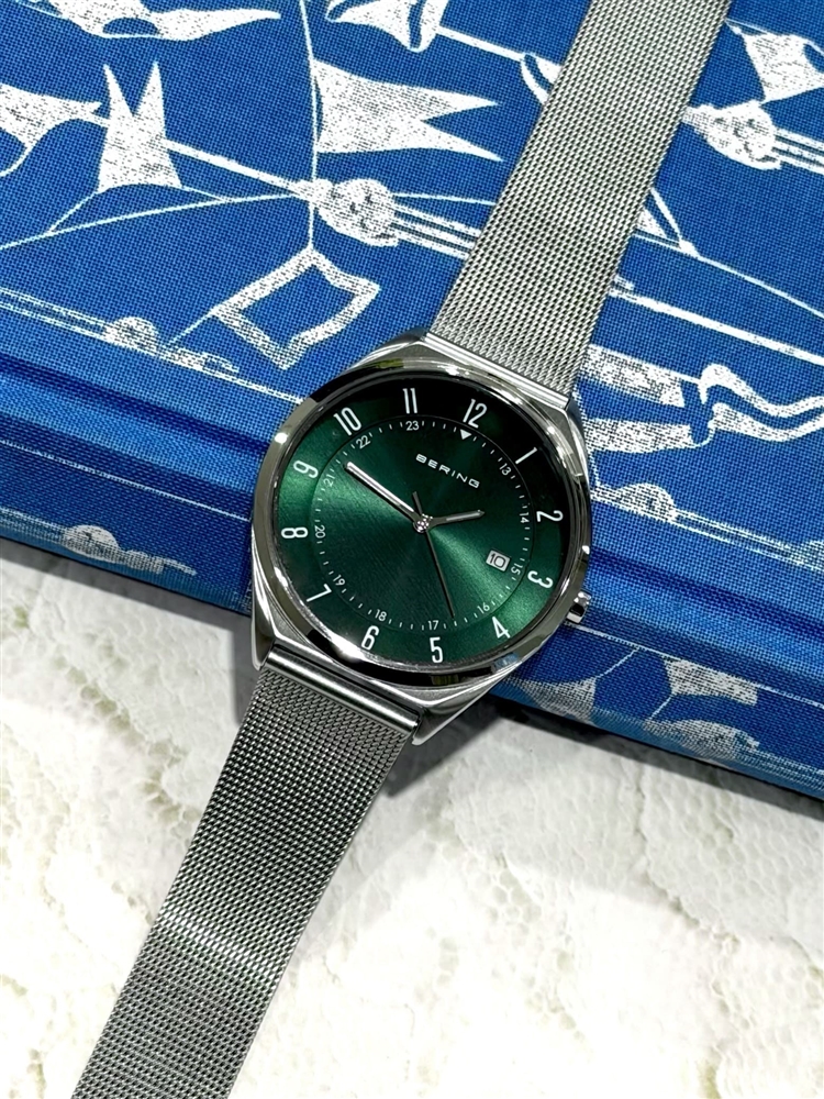 【BERING】ギフトにおすすめ！爽やかな印象の腕時計をご紹介☆