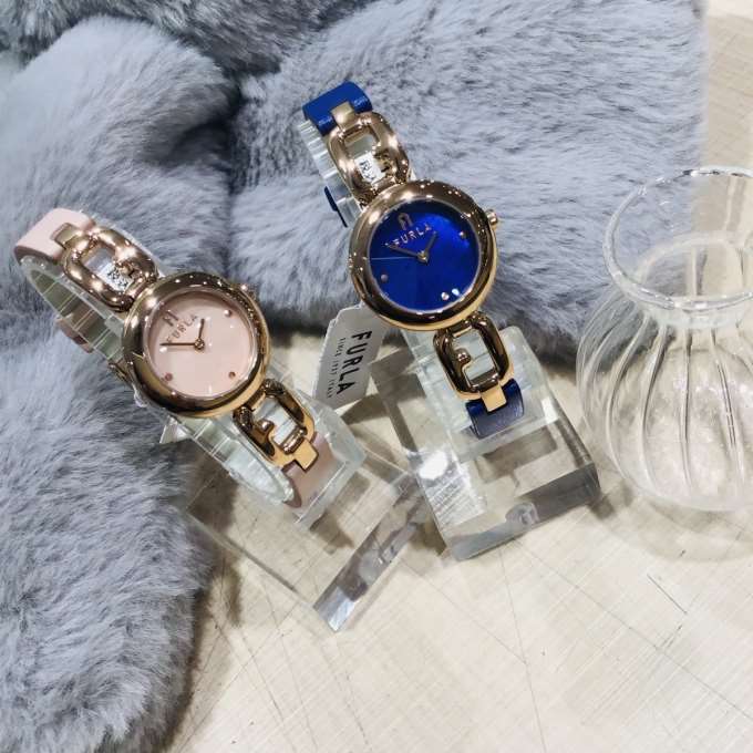 【FURLA】チェーンアクセサリーの様な装い♡