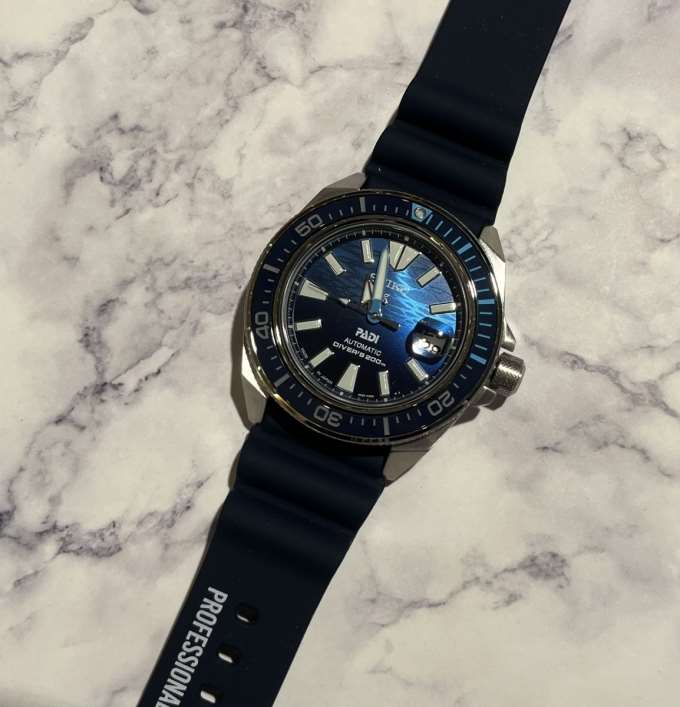 【SEIKO】青く美しい海の世界をカラーテーマにしたPADIモデル