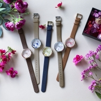 【gui】お花が詰まった腕時計　#女性へのプレゼントにも