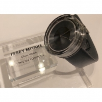 [ junks LUCUA 店 ]  ISSEY MIYAKE Glass watch