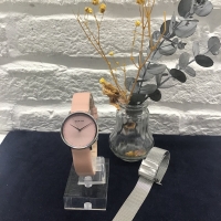桜をモチーフにしたシンプル腕時計！！【BERING(ベーリング)】【TiCTACミント神戸店】