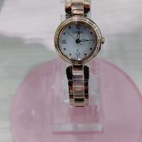 【xC】アクセサリーのように使える華奢な時計